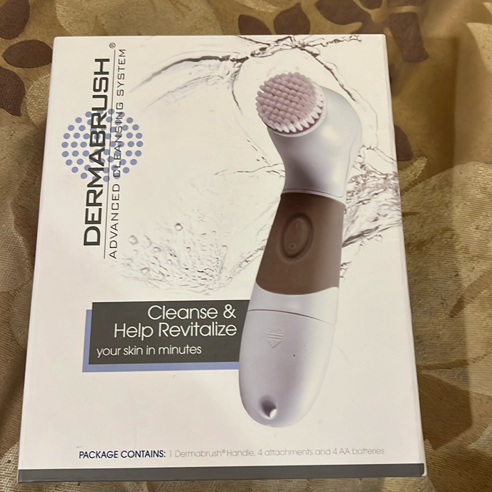 BNIB Demabrush Advanced Cleansing System